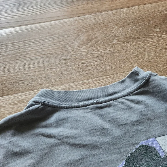 Vintage Gray Graphic Tee - Picture 4 of 7